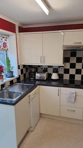 Double rooms available, near Safari Park & Hospital in Kidderminster Double rooms available, near Safari Park & Hospital in Kidderminster