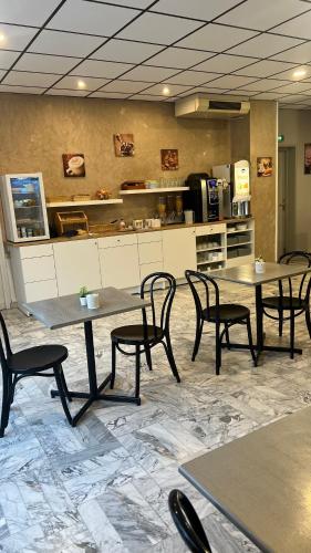 Food and beverages, Adonis Arc Hotel Aix in Aix-en-Provence Food and beverages, Adonis Arc Hotel Aix in Aix-en-Provence