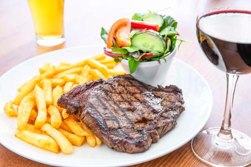 طعام و مشروبات, Nightcap at Roxby Downs in Roxby Downs طعام و مشروبات, Nightcap at Roxby Downs in Roxby Downs