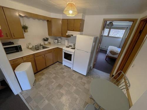 Kitchen, Berkshire Valley Inn in Hancock (MA) Kitchen, Berkshire Valley Inn in Hancock (MA)