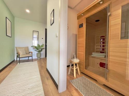 sauna, *75qm* Stilvolle Wohnung + Wärmekabine+Netflix (*75qm* Stilvolle Wohnung + Warmekabine+Netflix) in Petershagen sauna, *75qm* Stilvolle Wohnung + Wärmekabine+Netflix (*75qm* Stilvolle Wohnung + Warmekabine+Netflix) in Petershagen