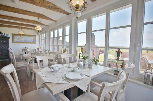 Restaurant, Anker's Horn - Hotel & Restaurant auf der Hallig Langeness in Langeness Restaurant, Anker's Horn - Hotel & Restaurant auf der Hallig Langeness in Langeness