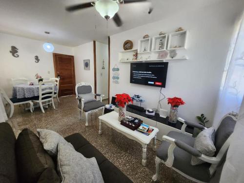 Beachfront Apartment, Quiet 4 Beds, 1 Bath, AC, Wi-Fi, Hot Water, in Paraiso near Los Patos in Paraiso Beachfront Apartment, Quiet 4 Beds, 1 Bath, AC, Wi-Fi, Hot Water, in Paraiso near Los Patos in Paraiso