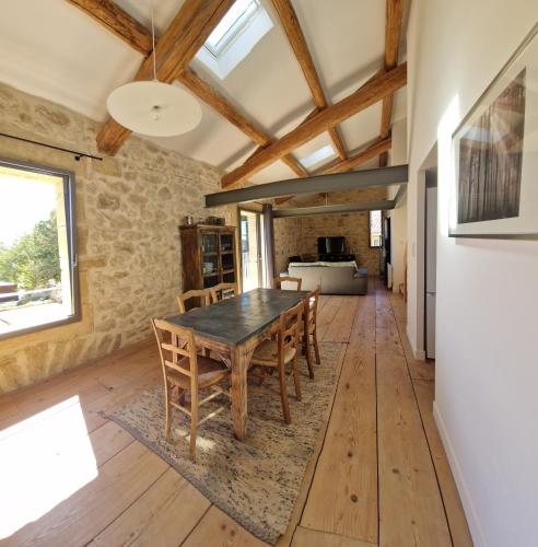 Appartement dans un mas provençal rénové (Appartement dans un mas provencal renove) in Saint Hilaire D'Ozilhan Appartement dans un mas provençal rénové (Appartement dans un mas provencal renove) in Saint Hilaire D'Ozilhan