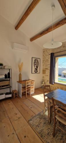 Létesítmények, Appartement dans un mas provençal rénové (Appartement dans un mas provencal renove) in Saint Hilaire D'Ozilhan Létesítmények, Appartement dans un mas provençal rénové (Appartement dans un mas provencal renove) in Saint Hilaire D'Ozilhan