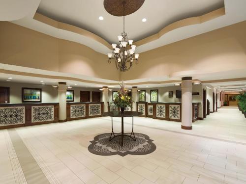 Lobby, Buena Vista Suites Orlando in Orlando (FL) Lobby, Buena Vista Suites Orlando in Orlando (FL)