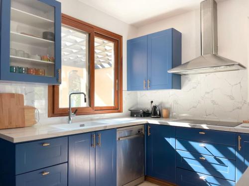 Stylish Villa with Bomb Shelter Close to Shore in Caesarea Stylish Villa with Bomb Shelter Close to Shore in Caesarea