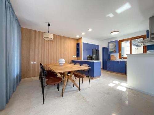 Stylish Villa with Bomb Shelter Close to Shore in Caesarea Stylish Villa with Bomb Shelter Close to Shore in Caesarea