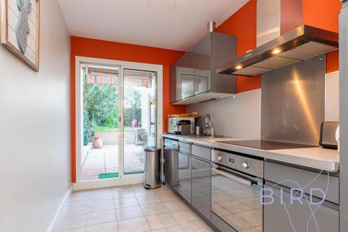Spacious apartment Pool and Parking in La Fontonne Spacious apartment Pool and Parking in La Fontonne