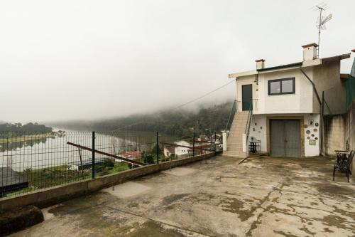 Casa Curva do Rio in กองโดมาร์ Casa Curva do Rio in กองโดมาร์