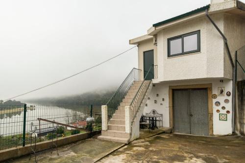 Casa Curva do Rio in กองโดมาร์ Casa Curva do Rio in กองโดมาร์