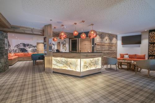 Lobby, Chalet Hotel Yeti in Les Almes Lobby, Chalet Hotel Yeti in Les Almes