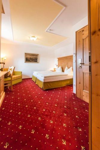 Metzgerei Gasthof Oberhauser - Hotel zur Post in เอจลิ้ง Metzgerei Gasthof Oberhauser - Hotel zur Post in เอจลิ้ง