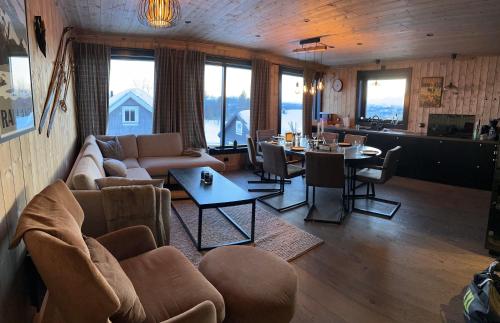 Flott moderne hytte i Holterdalen, 4 soverom, 2 bad, Jacuzzi, garasje in Rauland Flott moderne hytte i Holterdalen, 4 soverom, 2 bad, Jacuzzi, garasje in Rauland