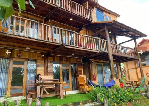 Exterior view, Green Bamboo Lodge Resort in Nam Cat Tien Exterior view, Green Bamboo Lodge Resort in Nam Cat Tien