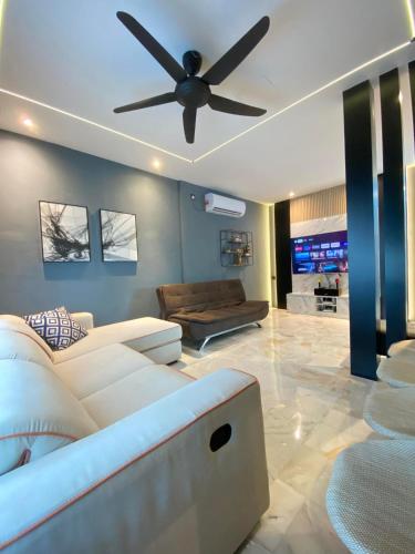 LYL Jaccuzi Private Pool House - 16PAX in Ipoh LYL Jaccuzi Private Pool House - 16PAX in Ipoh