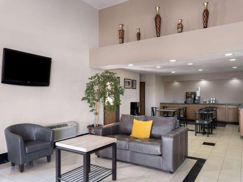 Lobby, Travelodge by Wyndham Tucson AZ in Marana (AZ) Lobby, Travelodge by Wyndham Tucson AZ in Marana (AZ)