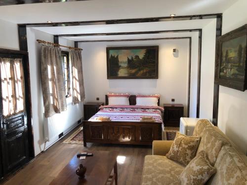 Old Court in Curtea De Arges Old Court in Curtea De Arges