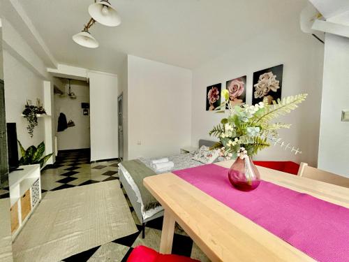 Victoriei spacious studio