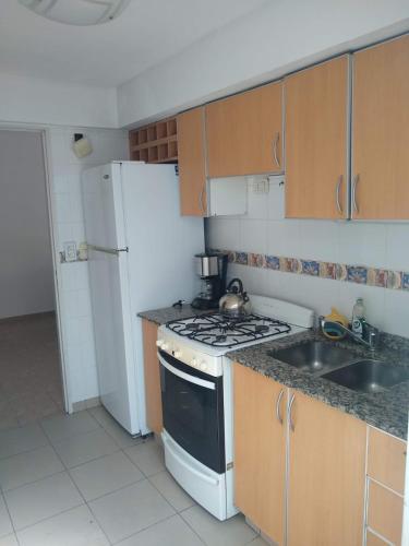 Kitchen, Centrico y amplio apartamento a pasos del metro in Villa Ortuzar Kitchen, Centrico y amplio apartamento a pasos del metro in Villa Ortuzar