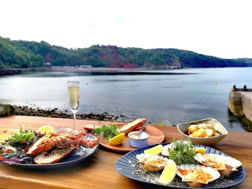 South Devon Holiday Retreat - Entire House - Family & Pet Friendly in Babbacombe South Devon Holiday Retreat - Entire House - Family & Pet Friendly in Babbacombe