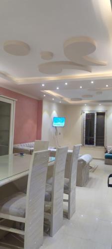 Apartment near downtown and airport