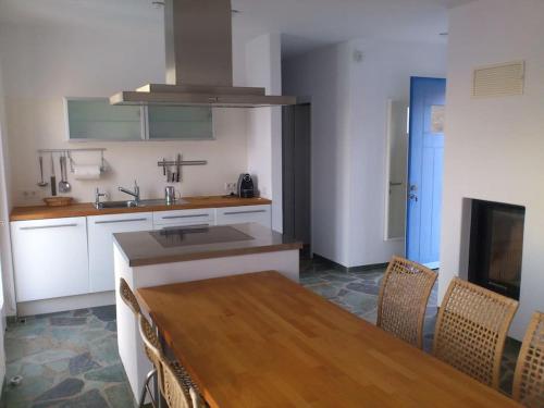 Gorgeous seaside residence in Marmari Gorgeous seaside residence in Marmari