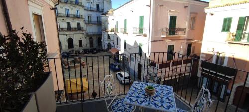 Erkély/terasz, Palazzo Sarti Suites in Rodi Garganico Erkély/terasz, Palazzo Sarti Suites in Rodi Garganico