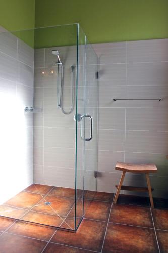 Bathroom, Artica Art & Accommodation in Port Chalmers Bathroom, Artica Art & Accommodation in Port Chalmers