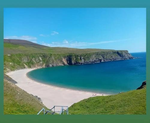Silver Strand Lodge in Glencolmcille Silver Strand Lodge in Glencolmcille