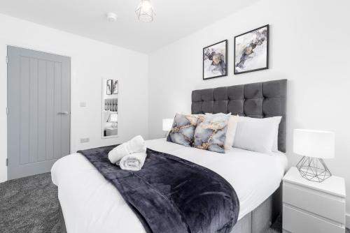 Luxury 2 Bedroom Apartment - Parking & Balcony - Underfloor Heating - 6MC in Oldbury Luxury 2 Bedroom Apartment - Parking & Balcony - Underfloor Heating - 6MC in Oldbury