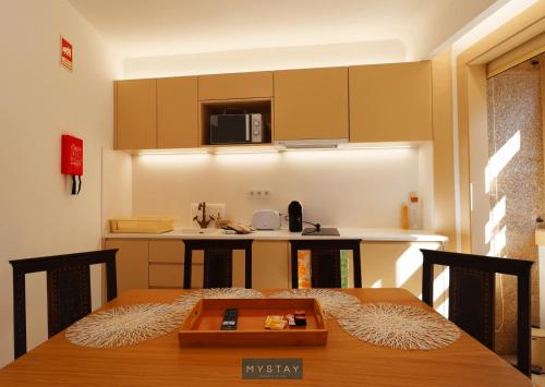 Kitchen, MyStay - Casa Matriz Sec XVI in Penafiel Kitchen, MyStay - Casa Matriz Sec XVI in Penafiel