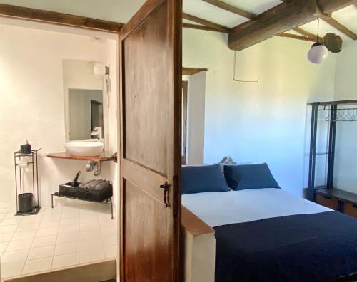 CORNER NEST IN MONTALCINO