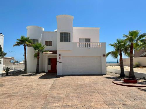 Casa del Sol by FMI Rentals in Las Conchas Casa del Sol by FMI Rentals in Las Conchas