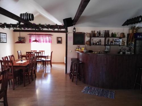 Étterem, Kati Söögituba & Majutus (Kati Soogituba & Majutus) in Hiiumaa Étterem, Kati Söögituba & Majutus (Kati Soogituba & Majutus) in Hiiumaa