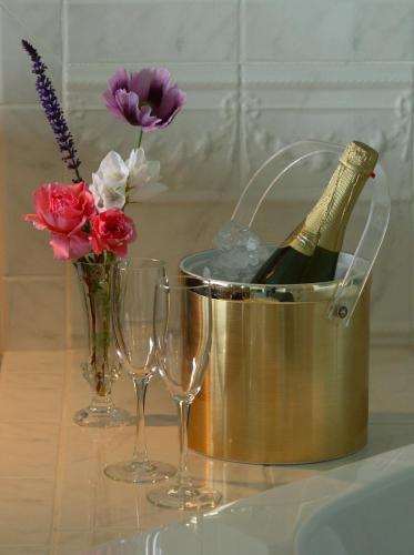 This photo about Sea Cliff Gardens shared on HyHotel.com