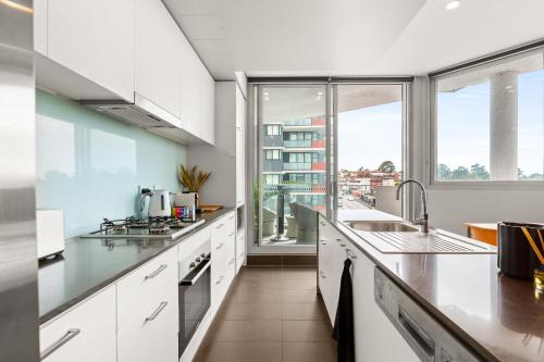 Elegant 1-Bed by Riverside Park & Amenities in Marrickville Elegant 1-Bed by Riverside Park & Amenities in Marrickville