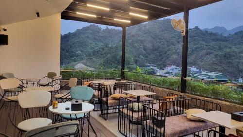 Restaurant, Lotus Premium Lodge - Lotus Group Tours in Ha Giang Restaurant, Lotus Premium Lodge - Lotus Group Tours in Ha Giang