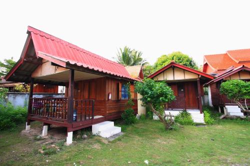 This photo about Tranquil Bungalows by Beck's shared on HyHotel.com