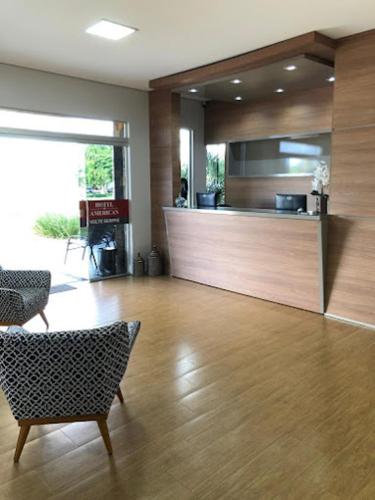 Фойє, Hotel American in Арікеміс Фойє, Hotel American in Арікеміс
