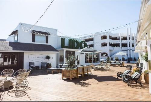 4 Beds Home In Newport Beach With Heated Jacuzzi, Pool, AC, Gym And Pickleball Courts in 紐波特比奇市中心 4 Beds Home In Newport Beach With Heated Jacuzzi, Pool, AC, Gym And Pickleball Courts in 紐波特比奇市中心