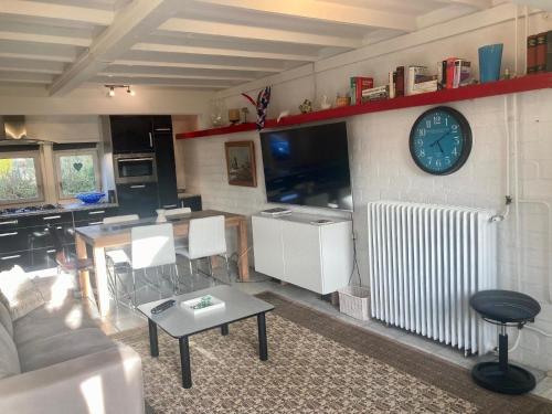 Ruhiges Ferienhaus mit großer offener Kuche in Dongeradeel Ruhiges Ferienhaus mit großer offener Kuche in Dongeradeel