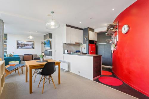Chic 1-Bed Apartment in the Heart of Newtown in Newtown Chic 1-Bed Apartment in the Heart of Newtown in Newtown