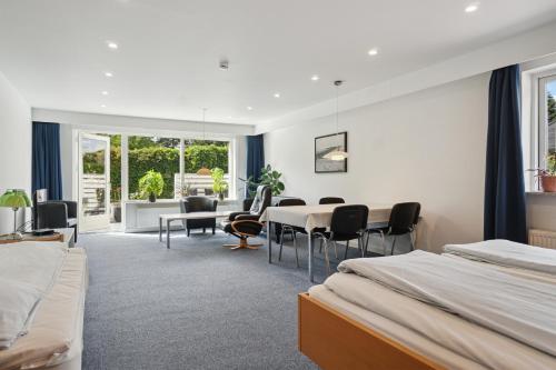 Bathroom, BB-Hotel Herning "Messehotel" in Snejbjerg Bathroom, BB-Hotel Herning "Messehotel" in Snejbjerg