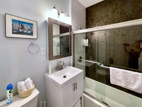 حمام, Renovated 4bed 15 Bath, Mit, Harvard,hospitals in Riverside حمام, Renovated 4bed 15 Bath, Mit, Harvard,hospitals in Riverside