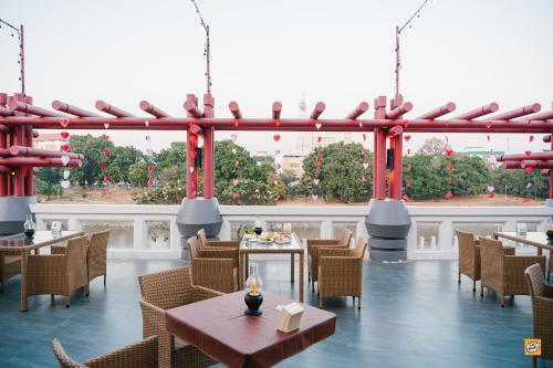 Wangchan Riverview Hotel in Phitsanulok Wangchan Riverview Hotel in Phitsanulok