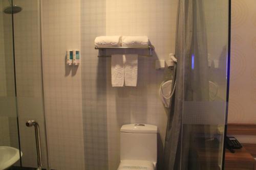 This photo about Guangzhou Mingzhongke Hotel shared on HyHotel.com