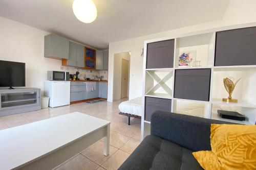 06BQ Studio close to the beach in Roquebrune-Cap-Martin 06BQ Studio close to the beach in Roquebrune-Cap-Martin