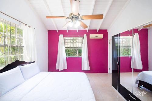 Beachy Cottage I Kitchen I Wi-Fi I Shaded Cabana I Parking in Long Bay Beachy Cottage I Kitchen I Wi-Fi I Shaded Cabana I Parking in Long Bay