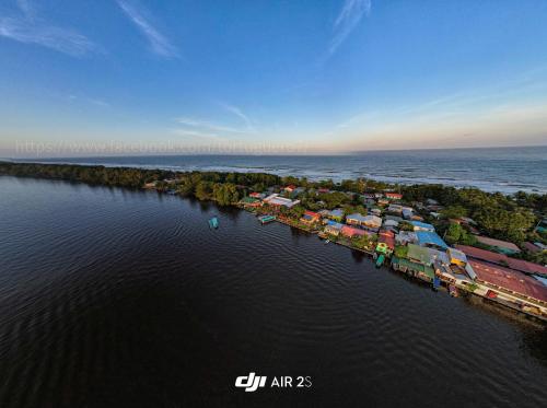 Tortuguero7 lake view in ทอร์ทูกัวโร Tortuguero7 lake view in ทอร์ทูกัวโร